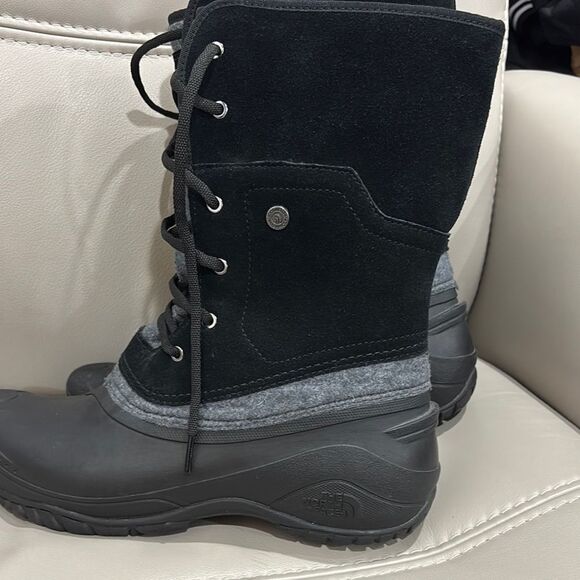 The North Face Shellista Black and Gray Lace-Up Boots - Picture 7 of 7